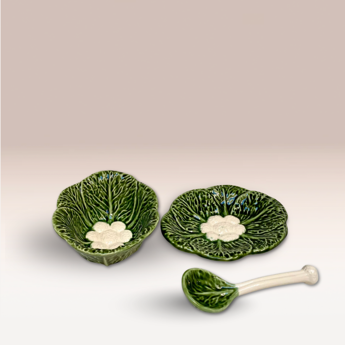 Saucière avec sa couple et sa cuillière - feuille de chou