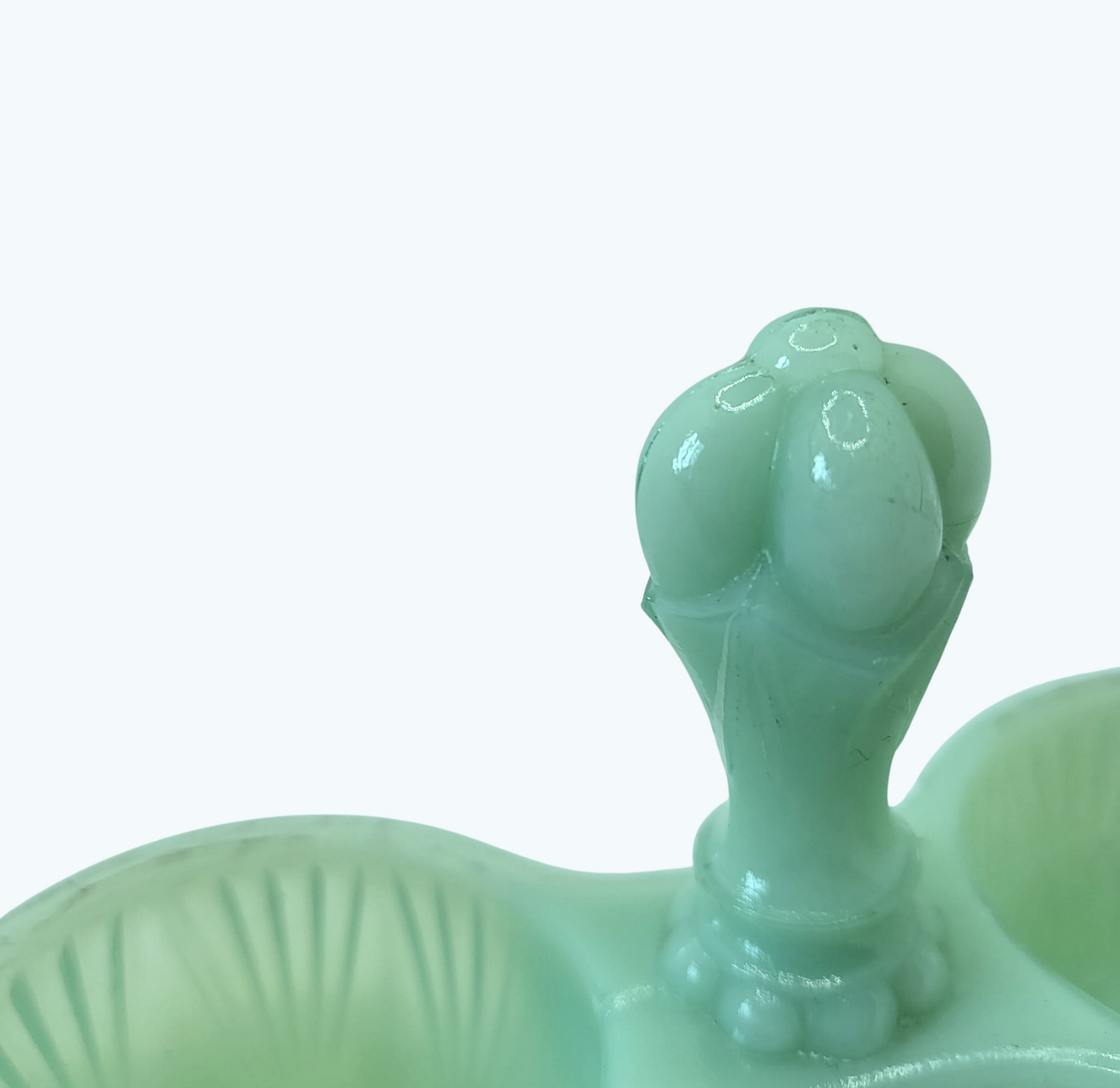 Duo sel & poivre en opaline verte – Élégance rétro