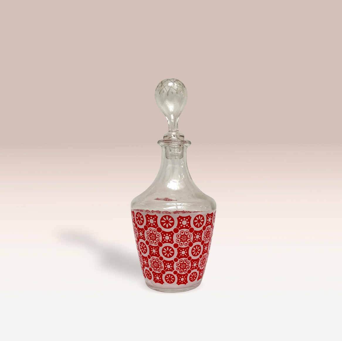 Carafe vintage années 70 – Motif rouge | Verrerie rétro