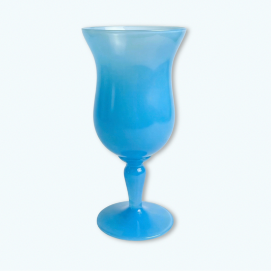 Coupe décorative en opaline bleue