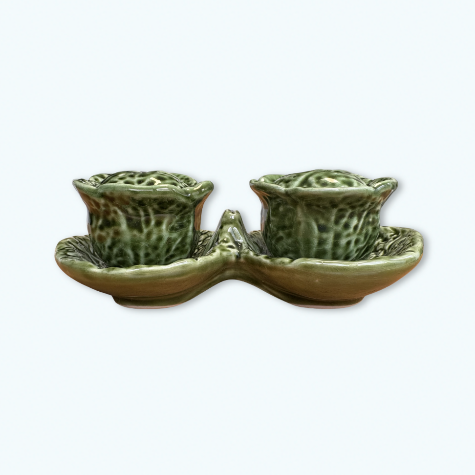 Salière et poivrière en forme de feuille de chou