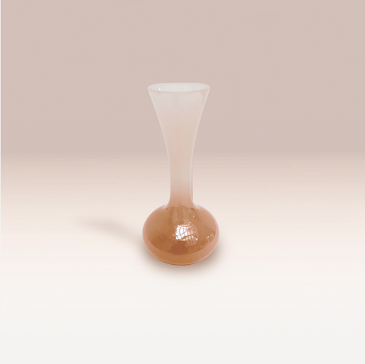 Petit soliflore en opaline rose – Forme goutte