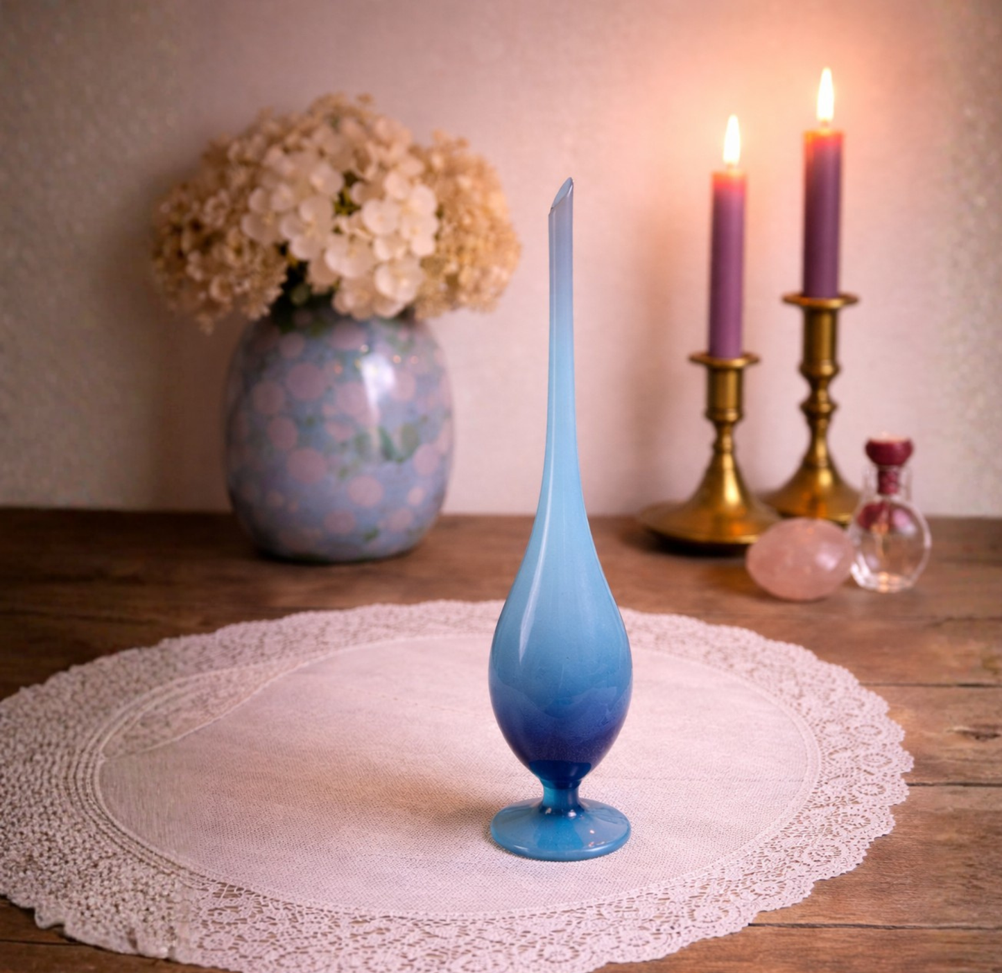 Vase en opaline bleu – Élégance vintage