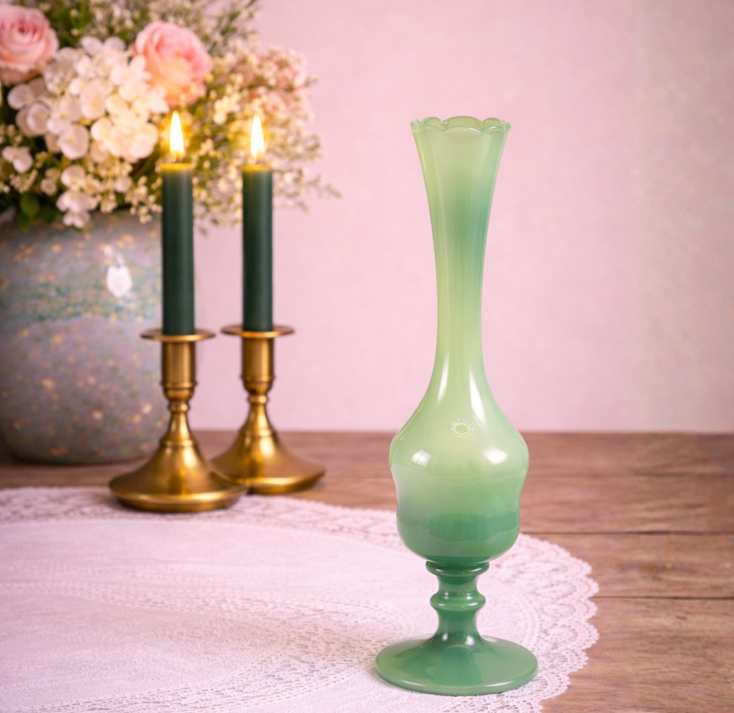 Vase en opaline vert – Élégance rétro