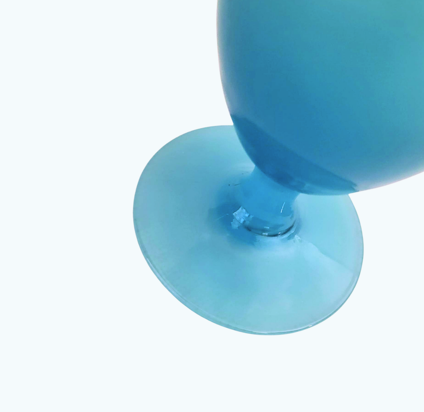 Vase en opaline bleu – Élégance vintage