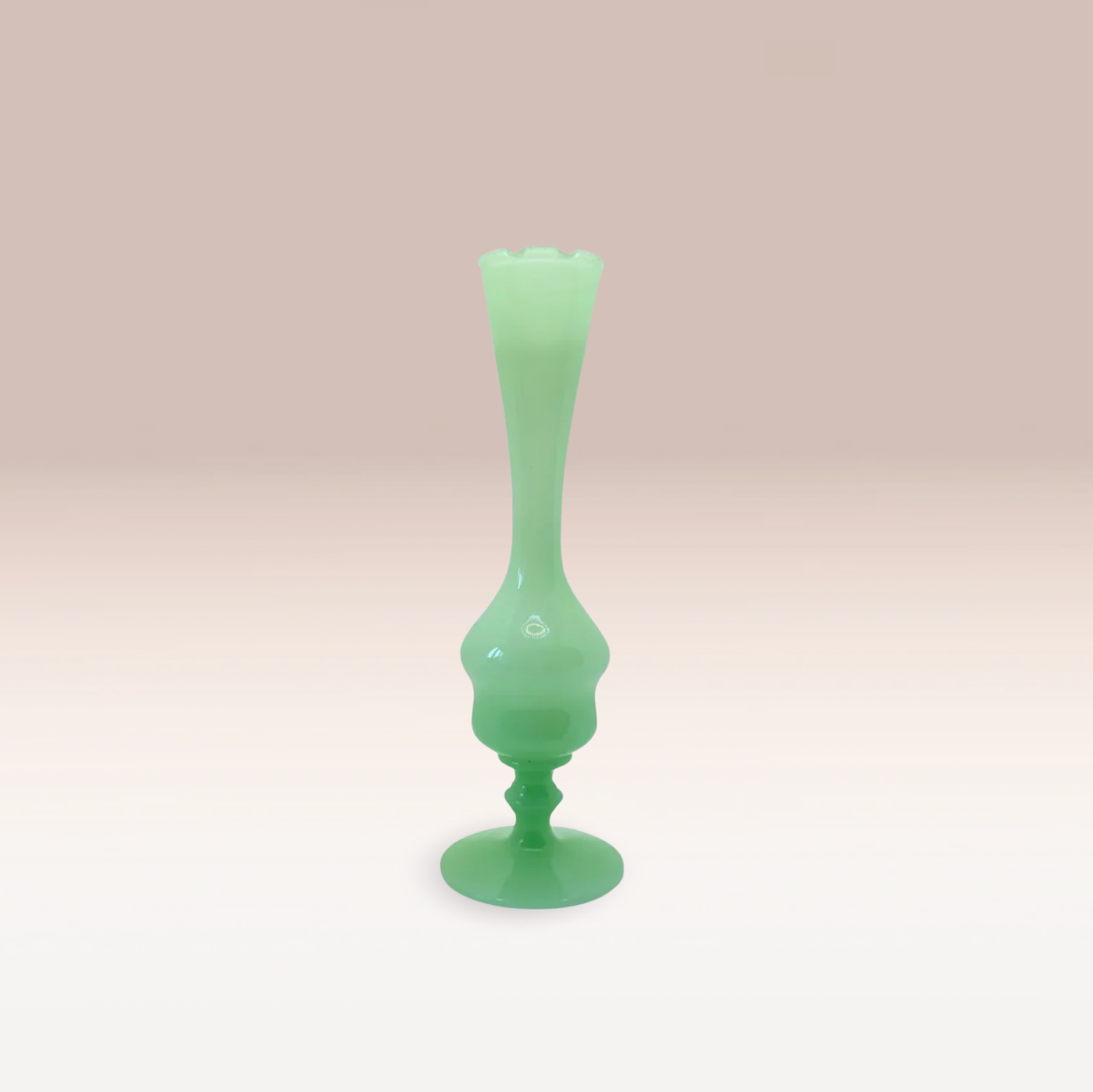 Vase en opaline vert – Élégance rétro