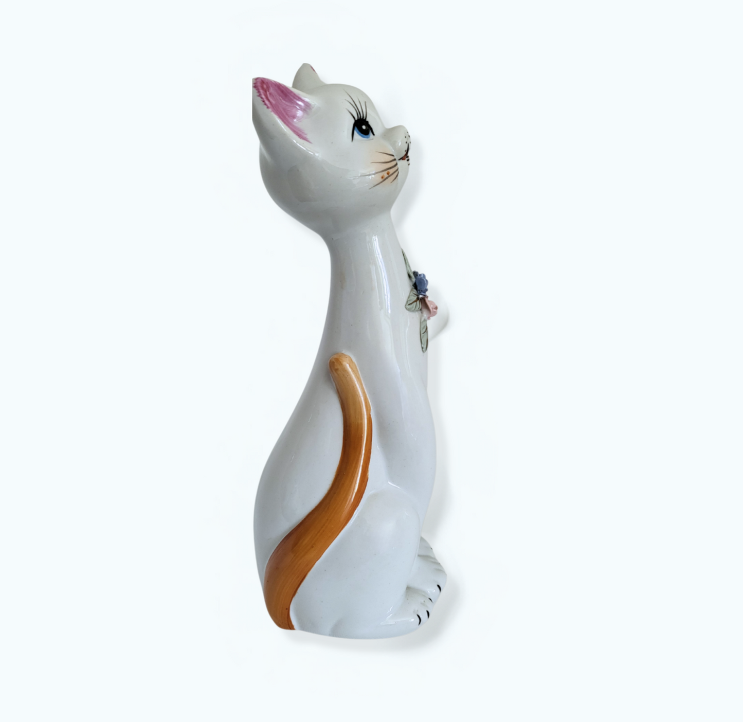 Statuette de chat en porcelaine